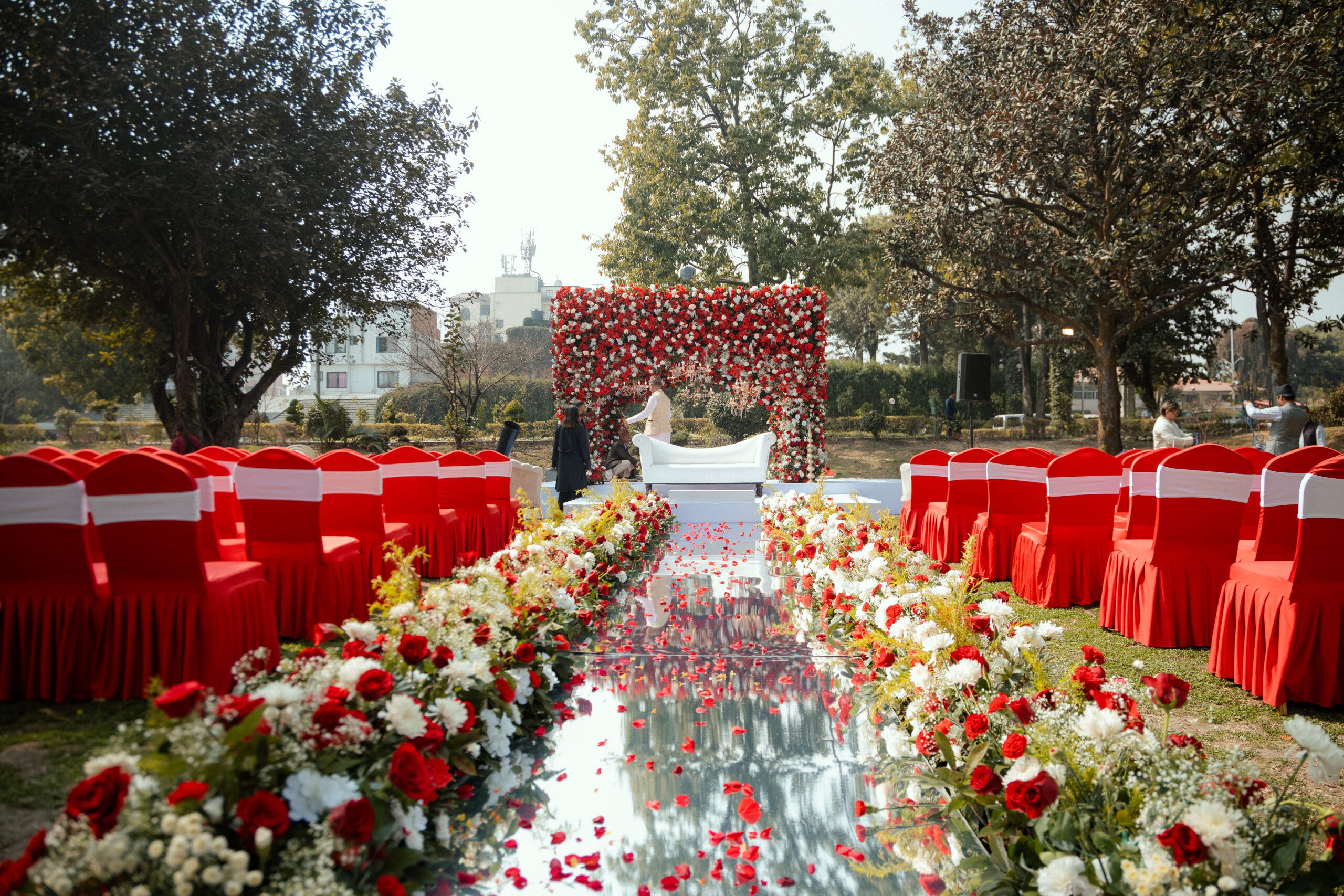 Garden and outdoor wedding decoration by Garima Florist and Events